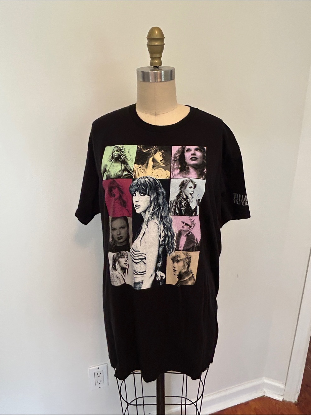 Taylor Swift Eras Tour concert tee! Excellent condition!